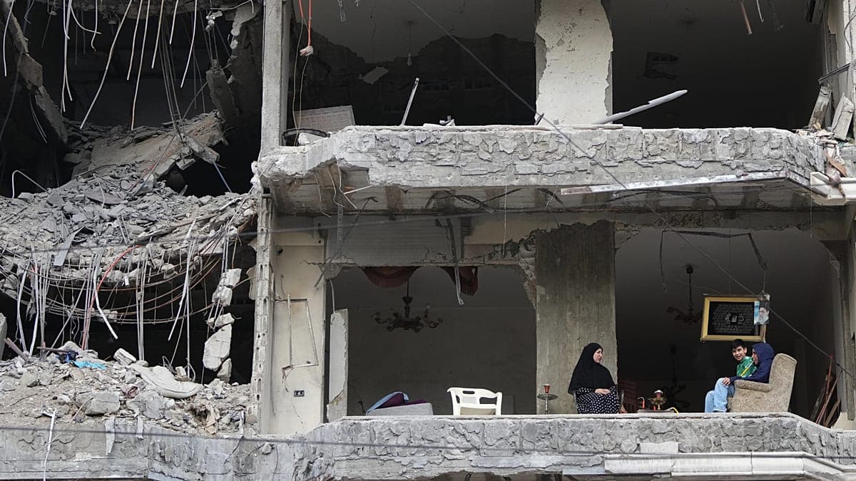 Israeli strikes kill eight in southern Lebanon, including three rescue workers