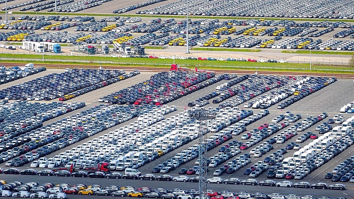 Trump says will raise US tariffs on EU cars to 25%, accusing bloc of not complying with deal