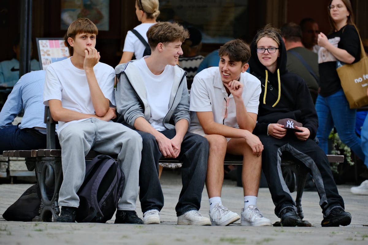 La Gen Z ha sdoganato lo psicologo: per un giovane su due è la norma. Cosa dicono i dati sulla salute mentale in Italia
