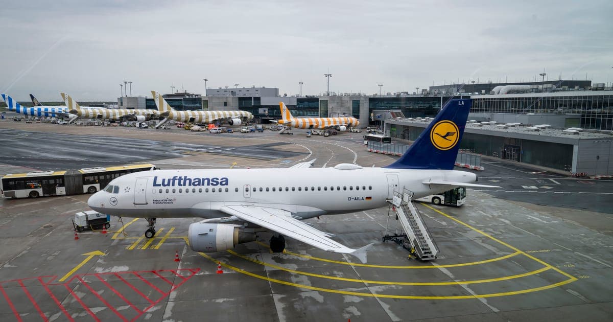 Lufthansa prepares refueling stopovers for jet fuel emergency